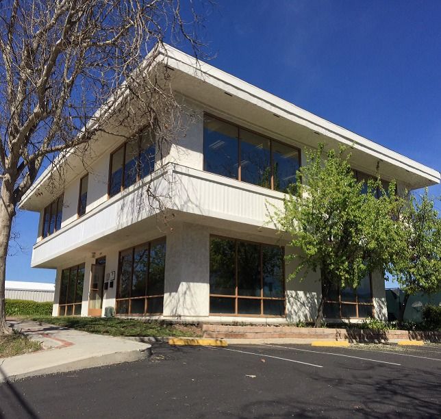 Willow Lane Office Building : 2977 Willow Ln, Thousand Oaks, CA 91361